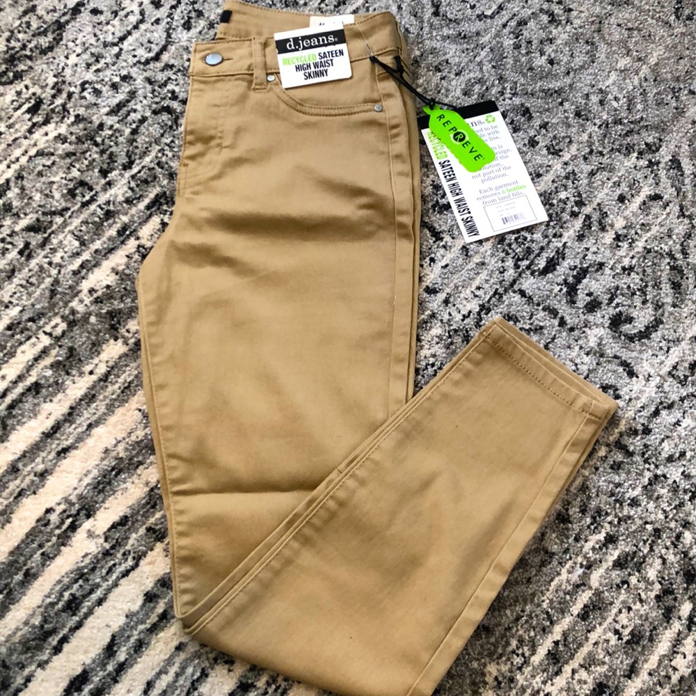 NWT d. jeans size 10 tan/khaki colored high waisted skinny jeans